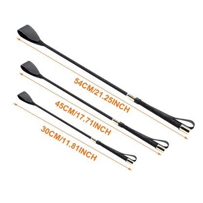 Drei Gerten beschriftet mit 54 cm, 45 cm und 30 cm