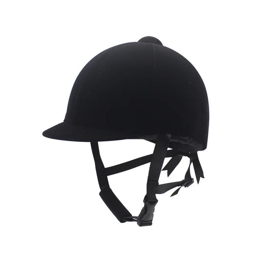 Gorra de aspecto terciopelo negro vista de frente